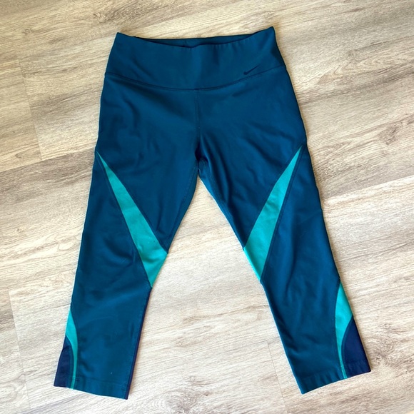 Nike Dri Fit 3/4 Leggings - Picture 1 of 2